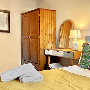 Apartment Fewster With Free Parking, York